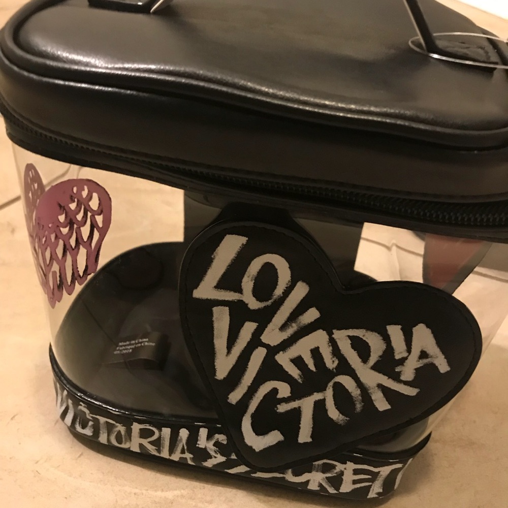 Cosmetic bag